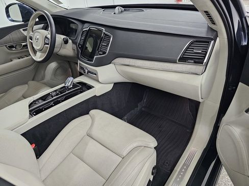Used 2025 Volvo XC90 T8 Ultra image 11