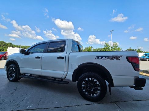 Used 2023 Nissan Titan PRO-4X w/ Pro-4x Convenience Package AWD/4WD image 5