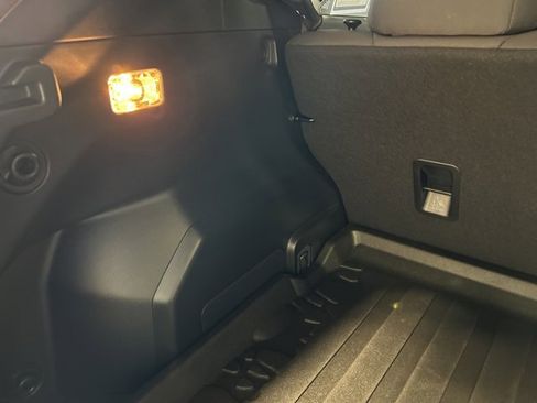 Used 2025 Subaru Crosstrek 2.0i Premium image 30