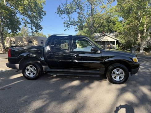 Used 2005 Ford Explorer Sport Trac XLT AWD/4WD image 8