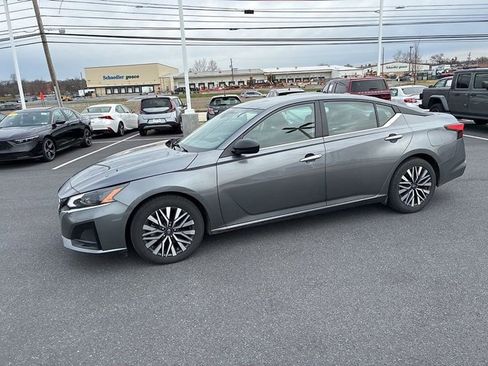 Used 2024 Nissan Altima 2.5 SV image 14