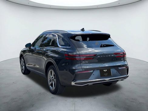 New 2026 Genesis GV70 2.5T Select image 3