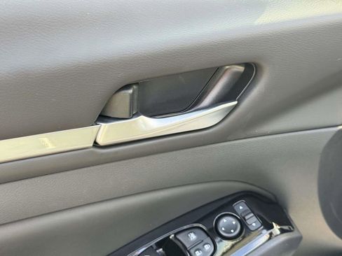 Used 2024 Nissan Altima 2.5 SR image 15