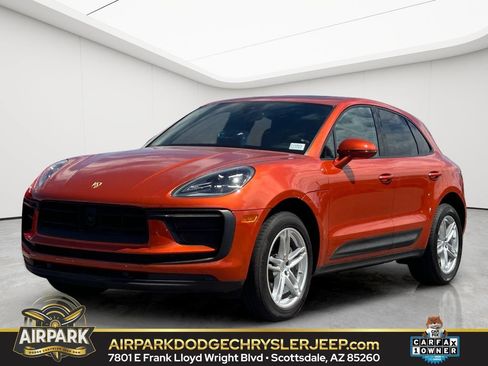 Used 2024 Porsche Macan AWD/4WD image 1