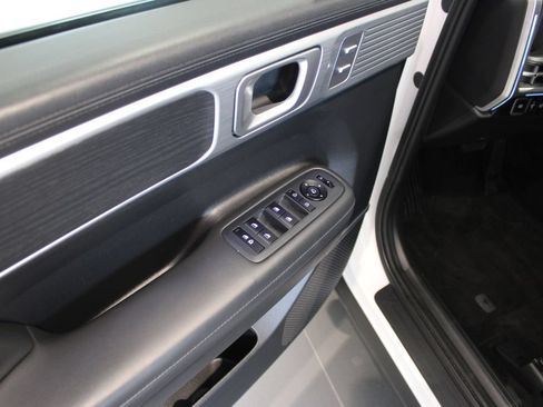 Used 2025 Hyundai Santa Fe Limited AWD/4WD image 29
