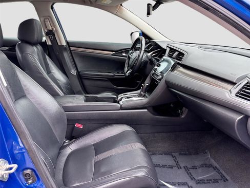 Used 2019 Honda Civic Touring image 32