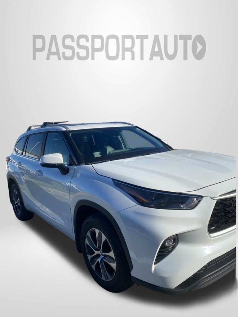 Used 2023 Toyota Highlander XLE AWD/4WD image 4