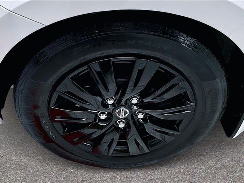 Used 2020 Nissan Versa S image 32