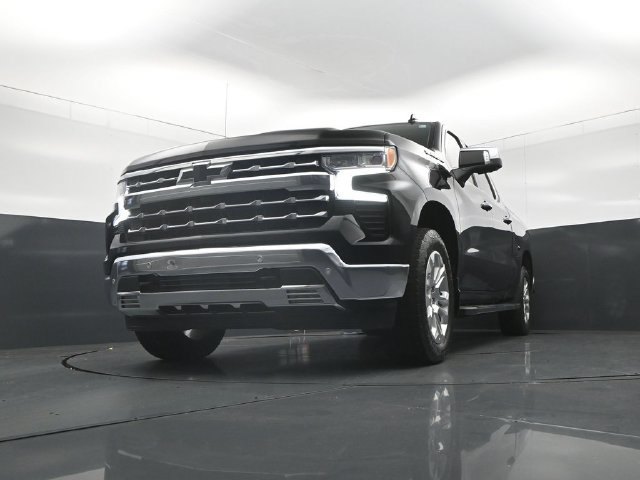 Used 2023 Chevrolet Silverado 1500 LTZ w/ LTZ Premium Package AWD/4WD image 33