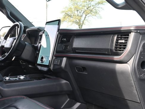 Used 2022 Ford Expedition Max Limited image 22