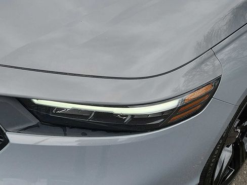 Used 2024 Honda Accord Sport image 9