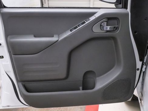 Used 2016 Nissan Frontier SV image 23