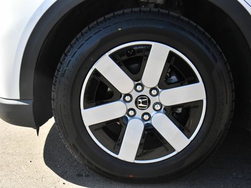 Used 2024 Honda Prologue EX image 12