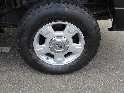 Used 2014 Ford F150 XLT w/ Equipment Group 301A Mid image 24