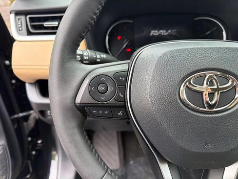 Used 2023 Toyota RAV4 XLE Premium AWD/4WD image 18