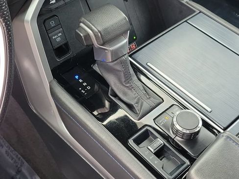 Used 2025 Toyota Tundra Platinum AWD/4WD image 24