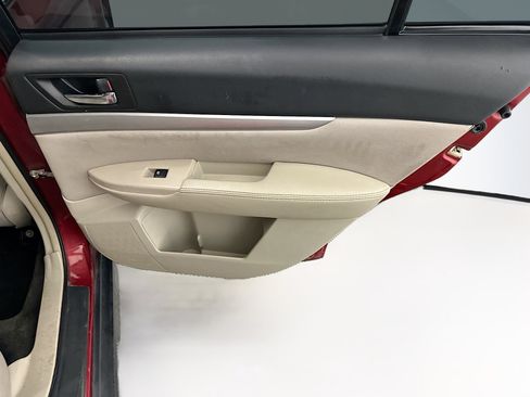 Used 2014 Subaru Outback 2.5i w/ Alloy Wheel Package image 28