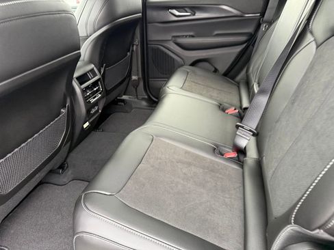 New 2025 Jeep Grand Cherokee Altitude image 25