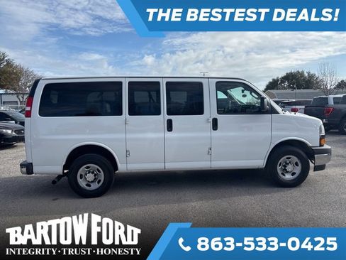 Used 2019 Chevrolet Express 2500 LT w/ LT Preferred Equipment Group image 4