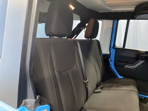 Certified 2018 Jeep Wrangler Unlimited Sport S image 33