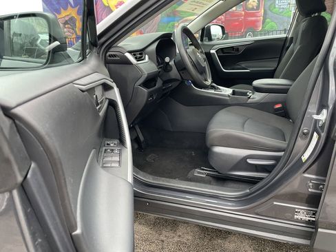 Used 2024 Toyota RAV4 LE image 14
