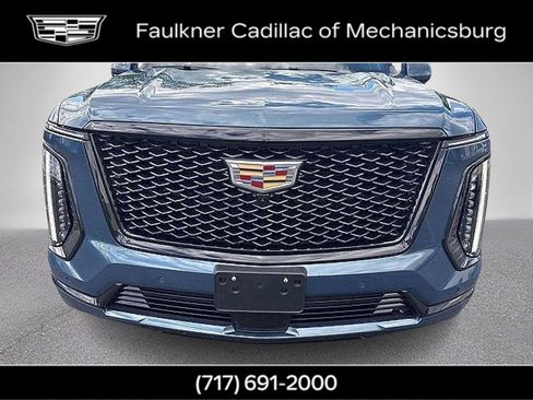 Certified 2025 Cadillac Escalade Sport Platinum AWD/4WD image 2