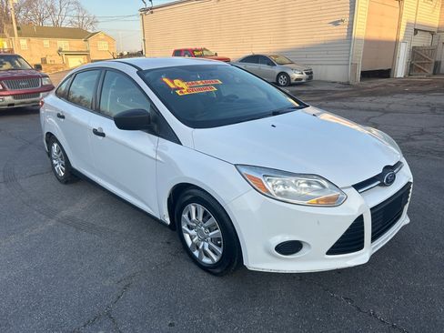 Used 2014 Ford Focus S image 4