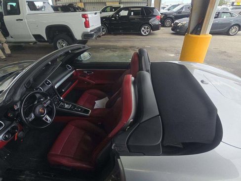 Used 2017 Porsche 718 Boxster S image 10
