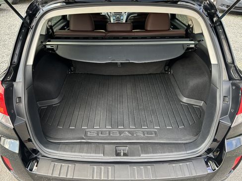 Used 2013 Subaru Outback 3.6R Limited w/ Special Appearance Pkg AWD/4WD image 14