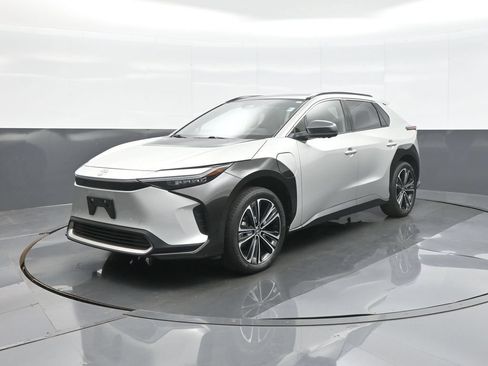 Certified 2023 Toyota bZ4X AWD w/ Weather Package image 3