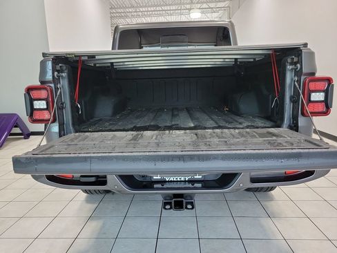 Used 2021 Jeep Gladiator Overland AWD/4WD image 17