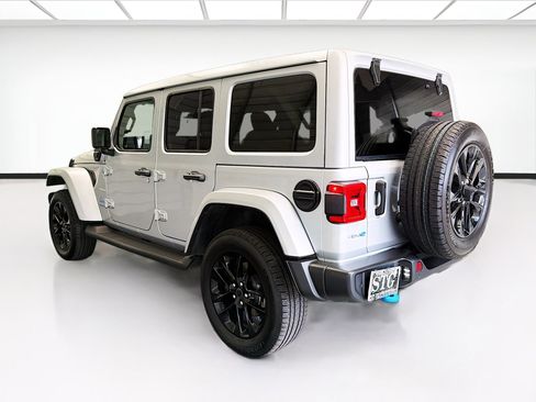 Used 2024 Jeep Wrangler Unlimited Sahara w/ Technology Group AWD/4WD image 6