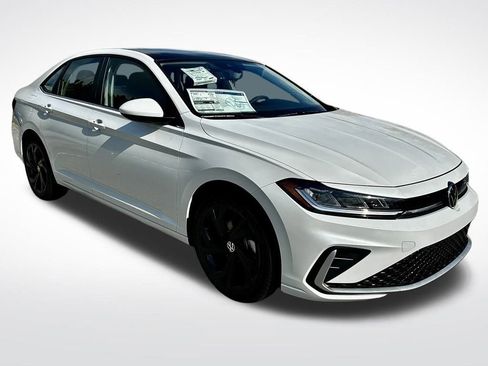 New 2026 Volkswagen Jetta SE FWD image 3