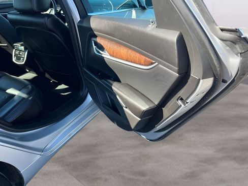 Used 2018 Cadillac XTS Luxury FWD image 16