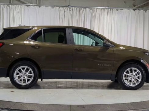 Used 2023 Chevrolet Equinox LT FWD image 11