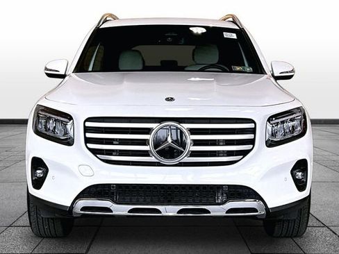 Used 2025 Mercedes-Benz GLB 250 250 image 2