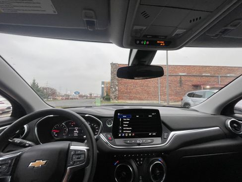 Used 2025 Chevrolet Blazer LT image 32