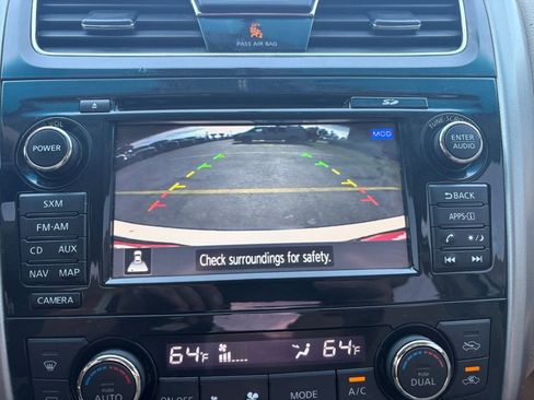 Used 2014 Nissan Altima 2.5 SL w/ Technology Package FWD image 16
