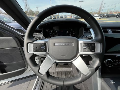 Used 2025 Land Rover Discovery S image 20