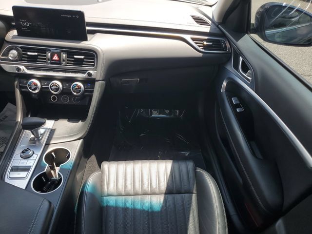 Used 2023 Genesis G70 3.3T RWD image 16