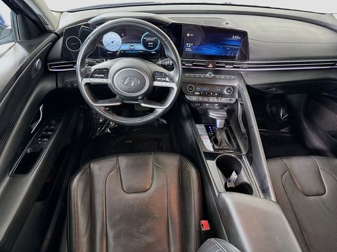 Used 2022 Hyundai Elantra Limited image 17