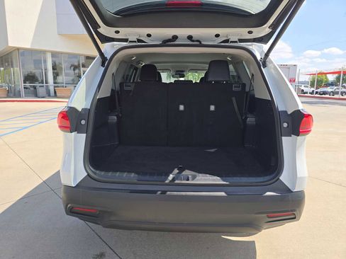 Certified 2025 Toyota Grand Highlander FWD image 15