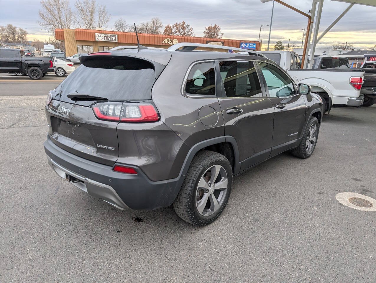 Used 2019 Jeep Cherokee Limited w/ Trailer Tow Group AWD/4WD image 7