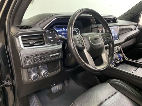 Used 2021 GMC Yukon XL Denali w/ Denali Premium Package image 2