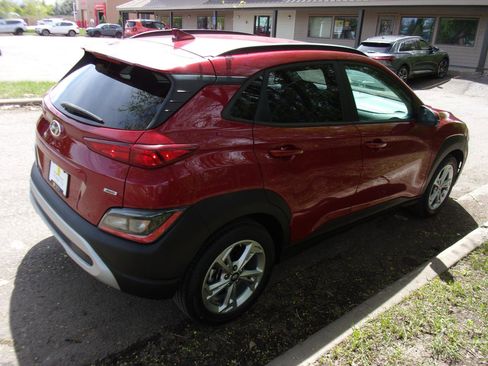 Used 2023 Hyundai Kona SEL AWD/4WD image 5