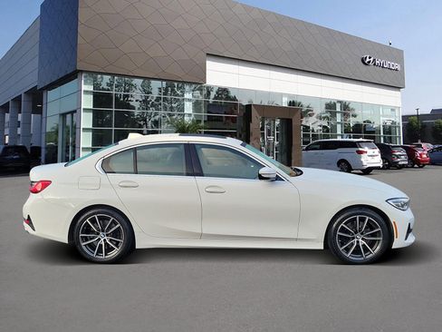 Used 2021 BMW 330i Sedan image 4