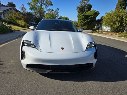 Used 2022 Porsche Taycan RWD image 17