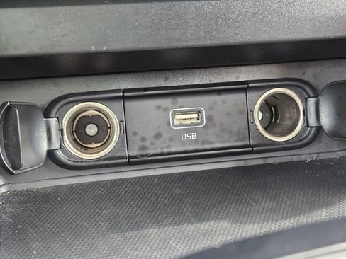 Certified 2025 Kia Soul LX w/ LX Technology Package FWD image 22
