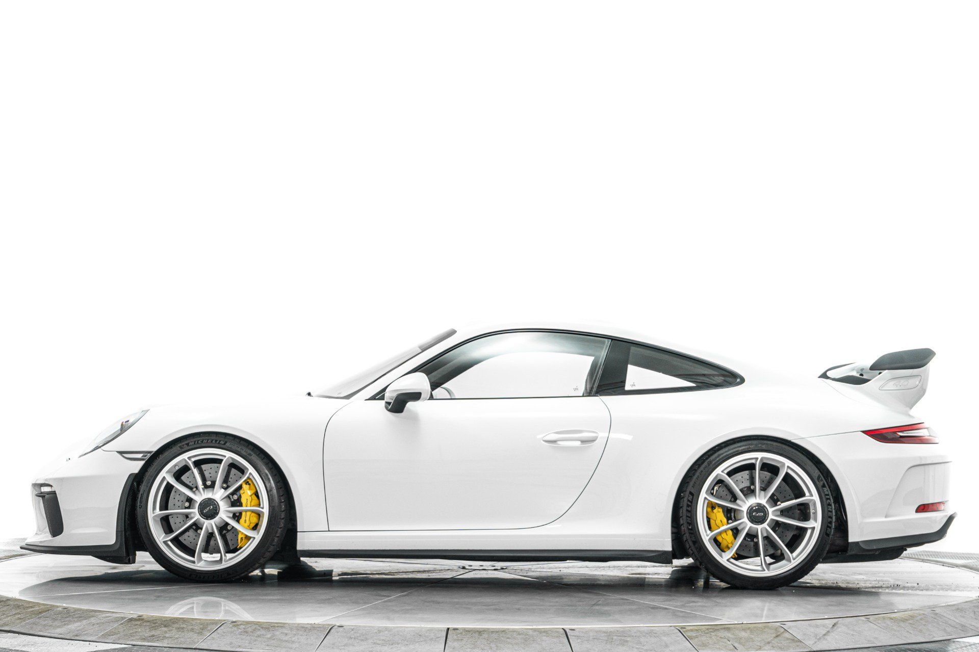 Used 2018 Porsche 911 GT3 RWD image 6