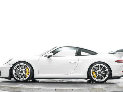 Used 2018 Porsche 911 GT3 RWD image 6